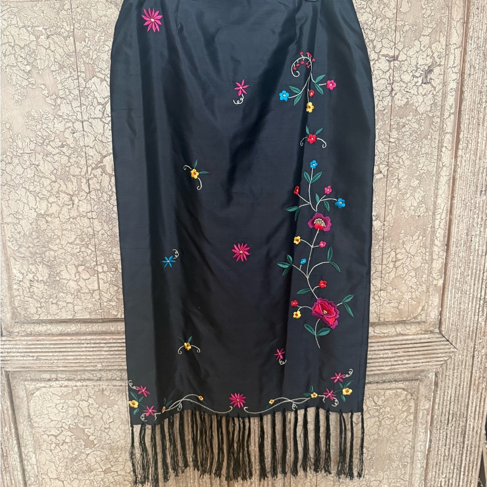 SilkLand Black Skirt with Floral Embroidery